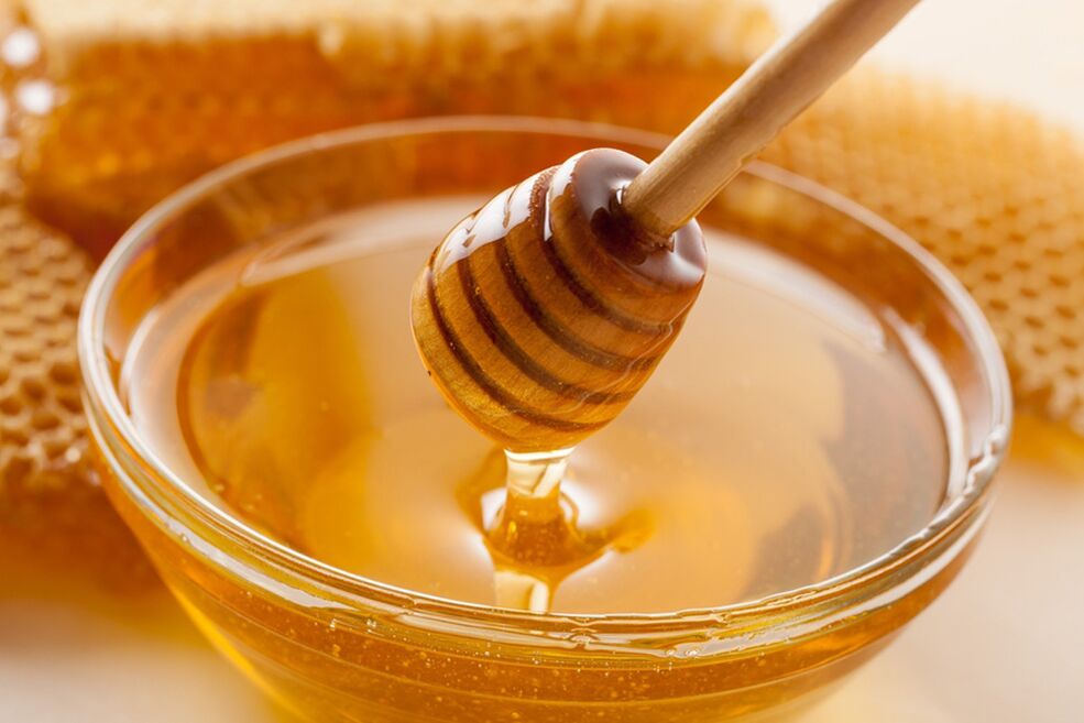 Il miele è usato per curare la prostatite a casa. 